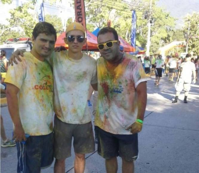 Miles llenos de color corrieron los cinco kilómetros en el Colorun 2014.