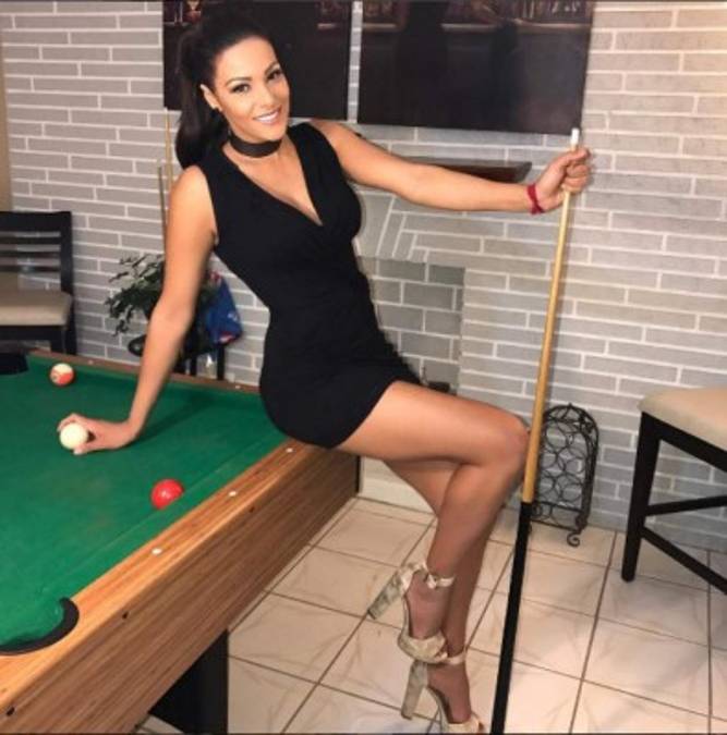 Nathalia Casco cautiva de nuevo con provocativo bikini