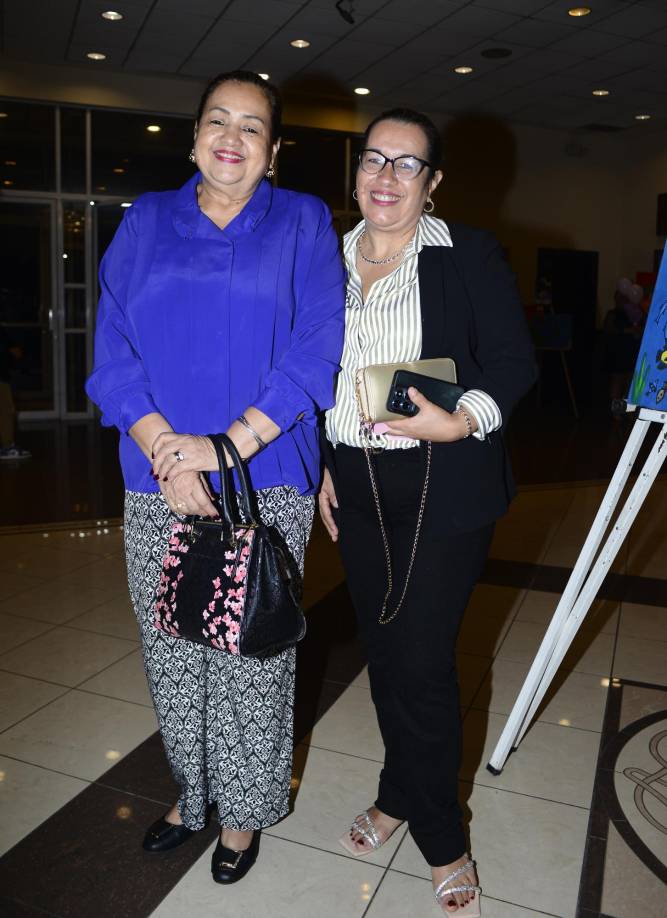 Rosibel Aparicio de Villegas y Eloisa de Aparicio