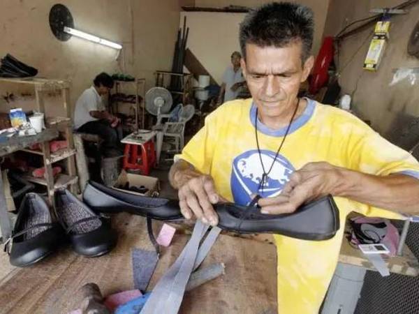 Pastelerías, restaurantes, talleres y otros negocios pequeños han registrado en los últimos dos meses un aumento en los costos de operación por el aumento de la tarifa eléctrica y otras variables.
