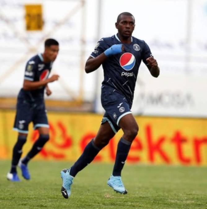 'Muma' Fernández marcó su primer gol con la camiseta del Motagua y así lo celebró.