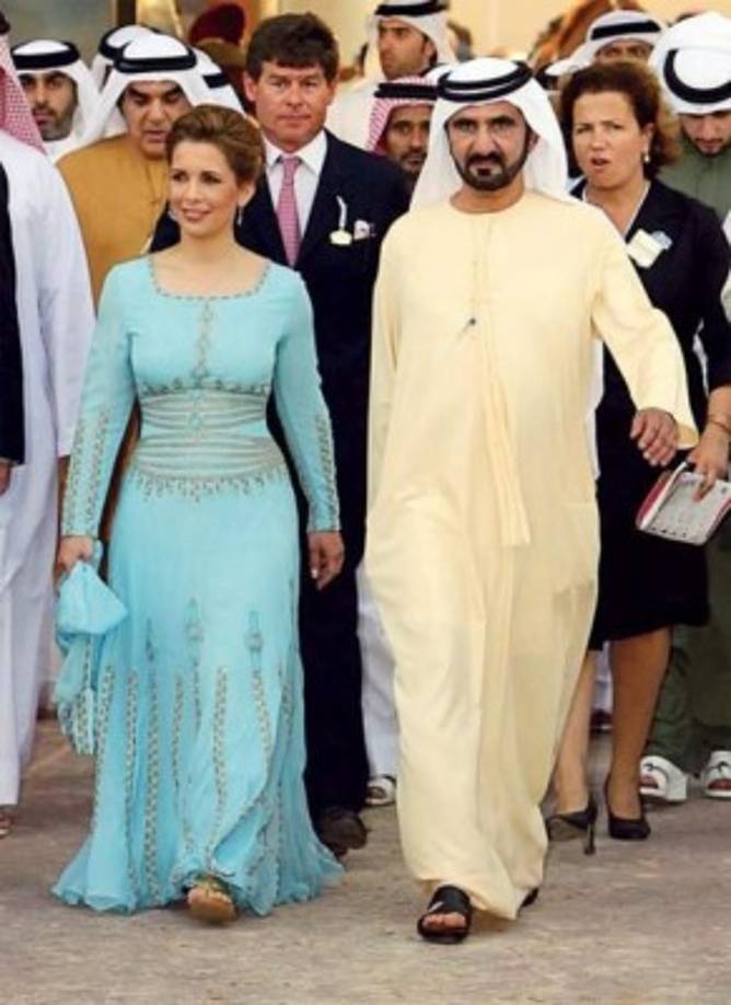 Haya Bin Hussein se casó en 2004 con el emir de Dubái, convirtiéndose en la esposa joven del jeque, en un matrimonio pactado para reforzar los lazos políticos entre Jordania y los Emiratos, según medios de ese país.