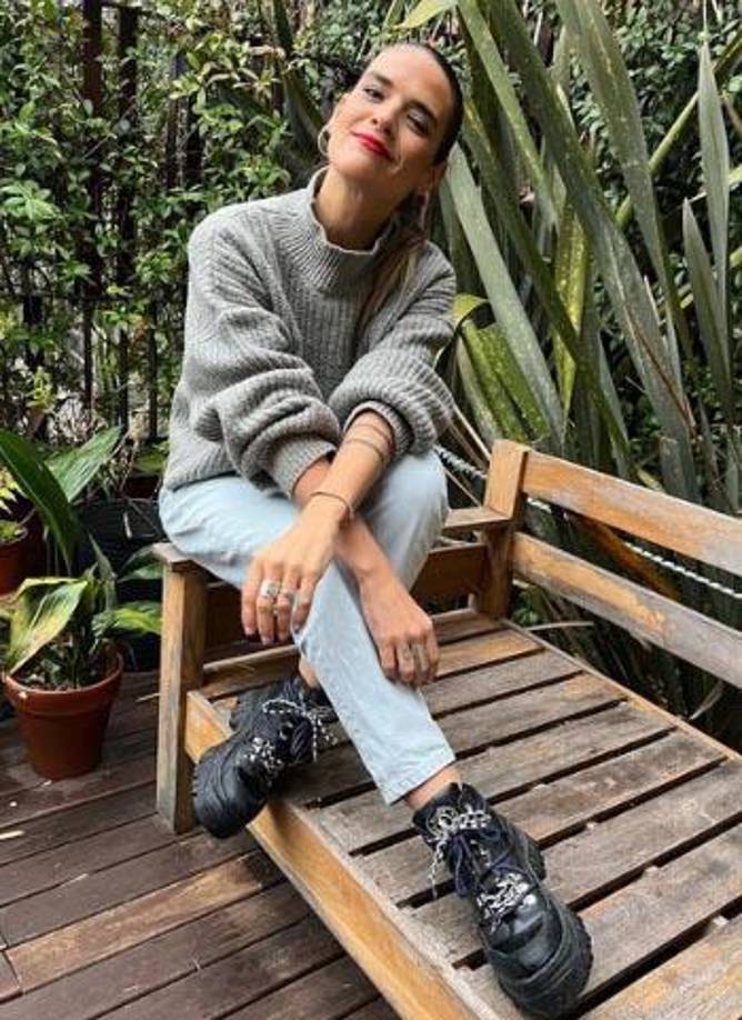 “¿Tienes tiempo sobre cuántas veces me engañó? le consultaron y respondió: “Yo me enteré de algunas historias, pero anda a saber; teníamos 19 años y ellos de repente tienen plata, poder, minas, y son chicos”, comentó la también actriz argentina.