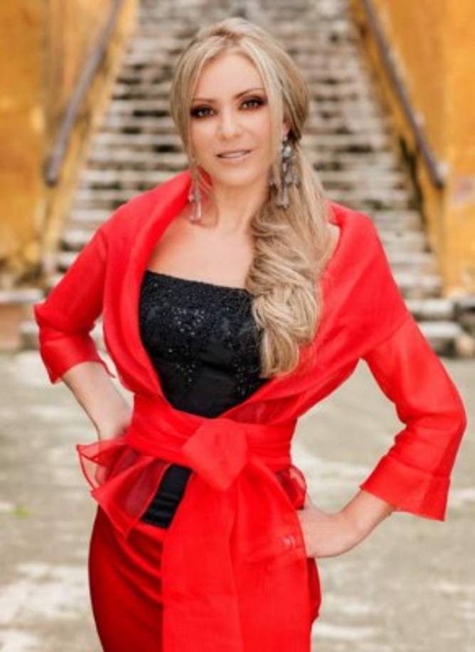 Pero es hasta 2013 que Castro logra consolidarse como villana con el personaje de Graciela Giacinti de Mendoza en la telenovela 'Lo que la vida me robó ' junto a Angelique Boyer y Sebastián Rulli.<br/>