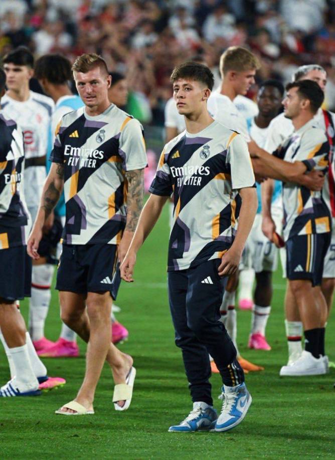 El único de los ‘nuevos’ que no jugó ante el Milan fue el turco Arda Güler, que se había perdido el sábado la última sesión de entrenamiento por molestias físicas.