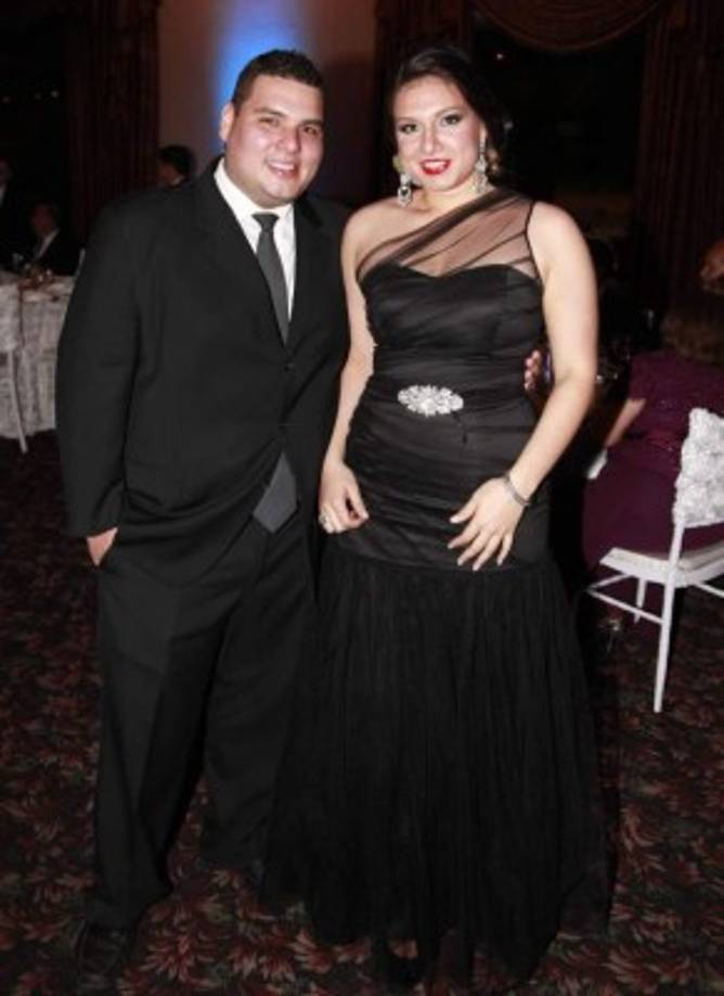 Francisco & Andrea.<br/>El enlace Paz Naranjo será el sábado 6 de agosto con una recepción en el Centro Social Hondureño Árabe.