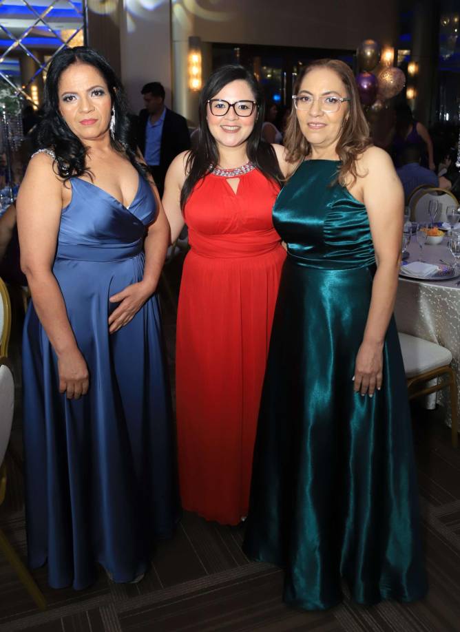 Luisa, Jennifer y Norma Murillo