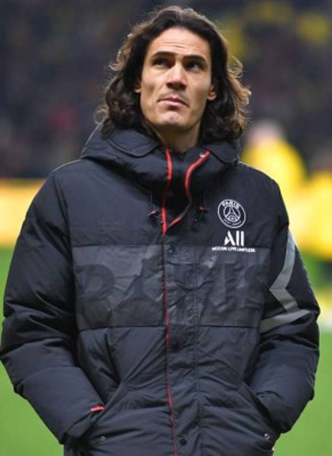 Edinson Cavani: La apuesta del Benfica por el delantero es la portada del diario Record. El uruguayo sería la punta de lanza del proyecto de las águilas, pero el medio portugués asume que la llegada supondría una fuerte inversión.<br/>