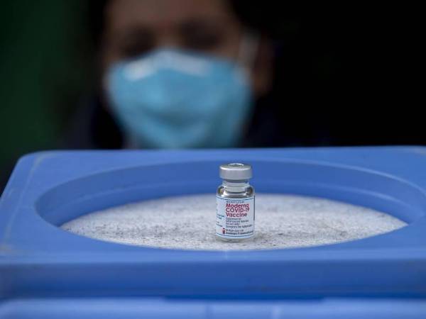 La vacuna Moderna, llamada mRNA-1083.