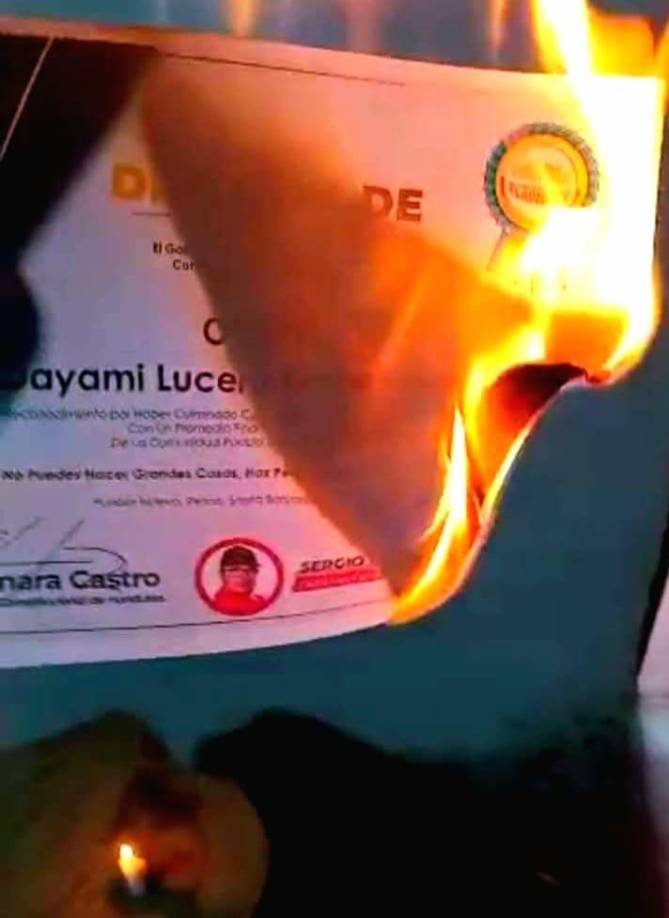 “Si alcaldes o diputados van a reconocer la trayectoria de nuestros estudiantes lo agradecemos, pero <b>no debe ser proselitismo político</b>. Nuestros niños y niñas son sagrados, hay que ser respetuosos”, añadió Sponda.