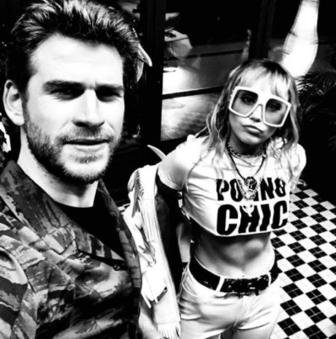 Miely Cyrus tiene a muchos un tanto molestos por haberle roto el corazón a Liam.<br/><br/>Después de ir y venir con Liam Hemsworth desde el 2010, y a sabiendas de que no está de acuerdo con las relaciones convencionales, ella no es ni heterosexual, ni homosexual, ni monógama, decidió casarse con él para después volver a sus andadas.<br/>