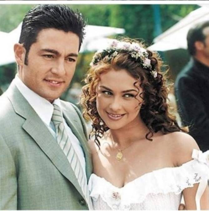 En el 2000 protagonizó Abrázame muy fuerte del productor Salvador Mejía, junto a Fernando Colunga, con quien sostuvo una relación y después de ella se relacionó con Luis Miguel.