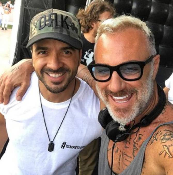 Gianluca Vacchi disfrutó de las playas de Miami y provocó tremenda controversia por su atuendo.