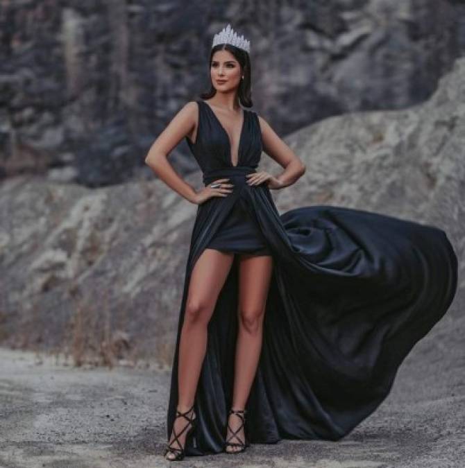 A días del Miss Universo 2019, Júlia Horta cuenta casi medio millón de seguidores en su cuenta oficial de Instagram.
