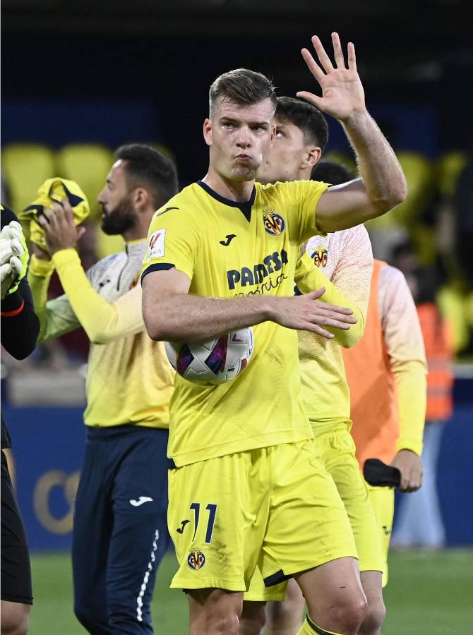 Alexander Sorloth se llevó el balón a su casa tras el póker de goles que le hizo al Real Madrid.