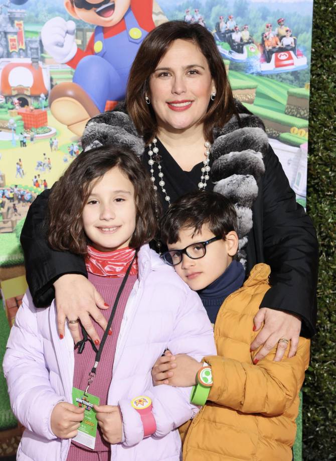 La actriz y conductora Angelica Vale estuvo acompañada de sus dos hijos, Angelica Masiel y Danico Padron-Vale.