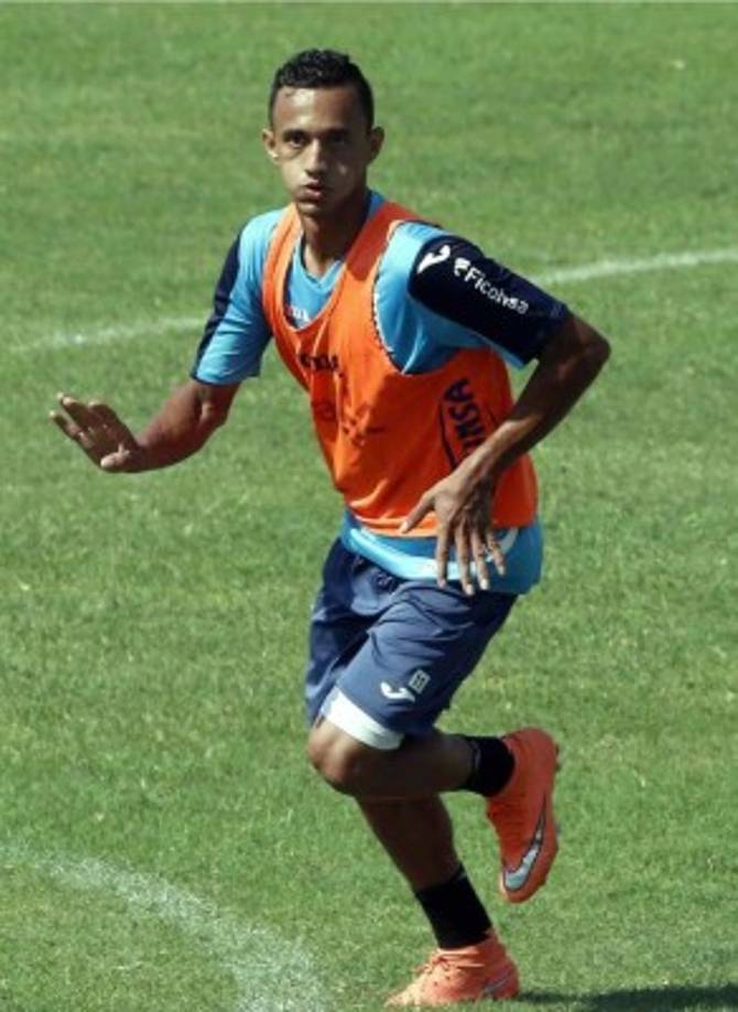 El delantero hondureño Diego Reyes ha sido fichado por el AE Larisa de la primera división de Grecia. El atacante catracho, que el torneo anterior militó en el Marathón, fichó por año y medio con esta escuadra griega que tiene 52 años de fundación.