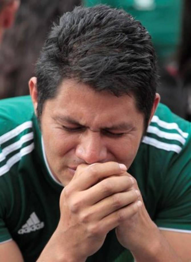Las lágrimas de este mexicano reflejan los sentimientos por su selección. Foto AFP