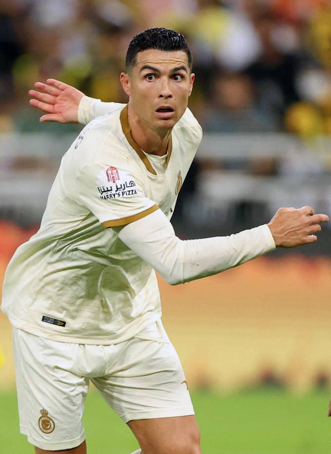 Cristiano Ronaldo es una de las figuras más importantes y famosas del fútbol mundial, no sólo por su desempeño en la cancha y registros goleadores, sino por la celebridad en la que se ha convertido y la fortuna que ha logrado con sus negocios.