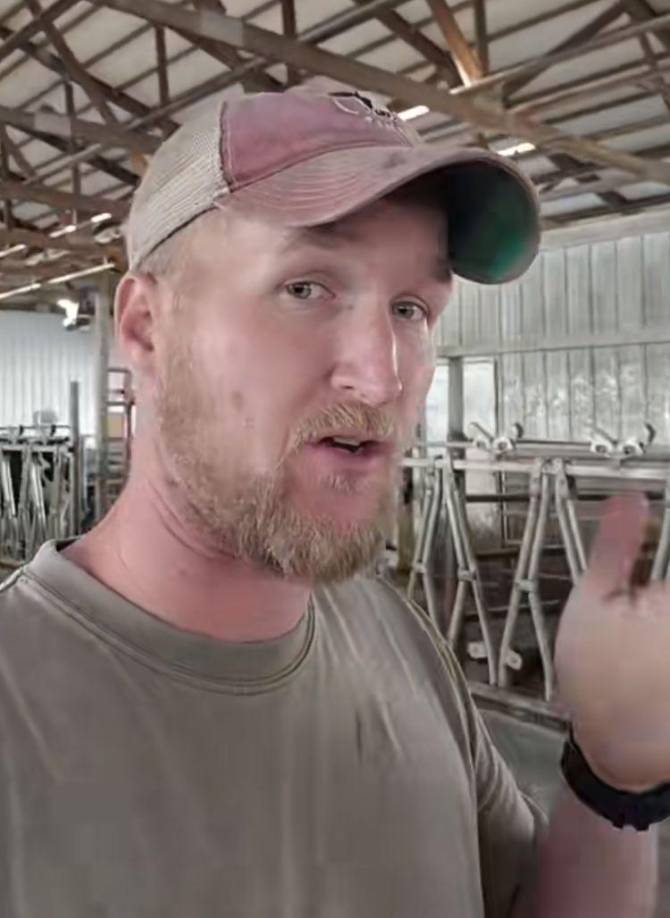 El granjero respondió señalando que el precio puede variar según la composición del producto: “La leche entera siempre costará más, tiene más grasa, más nutrientes y más beneficios”.