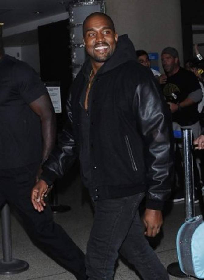 7. Kanye West. Pese a ser uno de los artistas más engreídos, el esposo de Kim Kardashian apenas logró ganarse 22 millones de dólares.