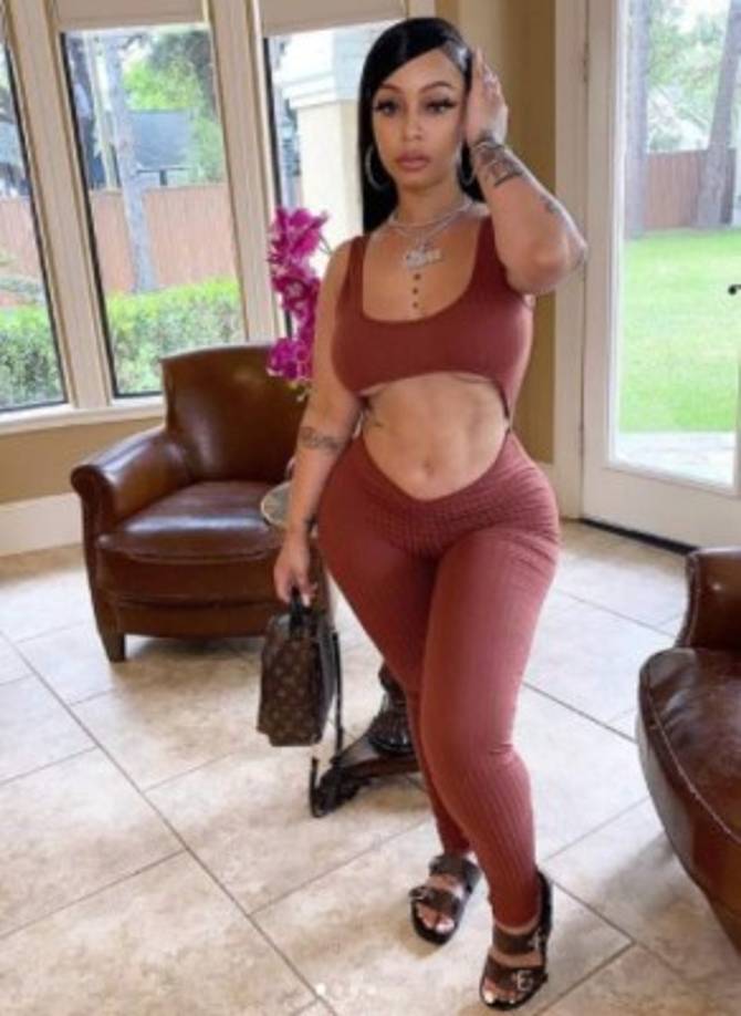 Trabajaba como modelo y estaba abocada a su éxito virtual.