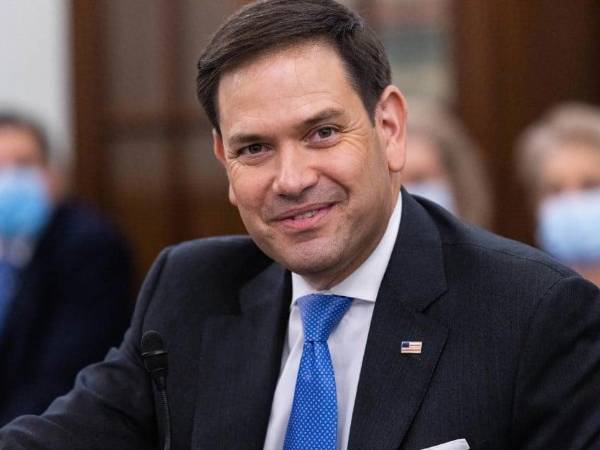 Mientras, la campaña del presidente electo empezó este miércoles a debatir en serio posibles nombres para conformar su equipo de gobierno, con el senador republicano Marco Rubio entre los favoritos para convertirse en secretario de Estado, según el Washington Post.