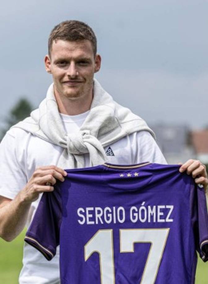 El Anderlecht ha hecho oficial el fichaje de Sergio Gómez. El centrocampista español, de 20 años, abandona, de esta manera, el Borussia Dortmund y firma por el conjunto belga hasta 2025. Gómez pasó las dos últimas temporadas cedido en el Huesca, con quienes firmó el ascenso a Primera, pero no pudo evitar el descenso el curso siguiente.