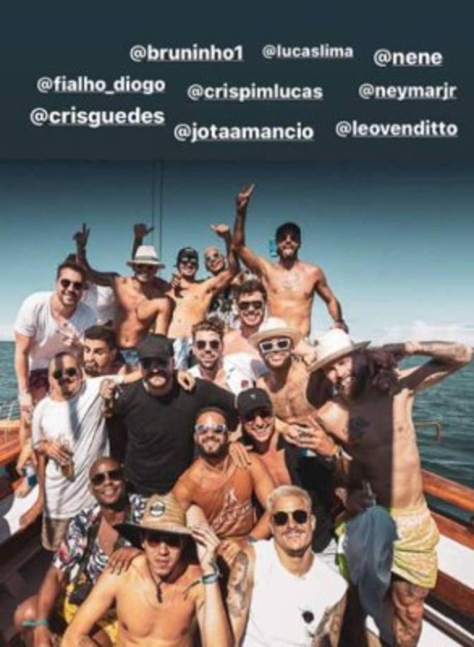 Fuegos artificiales, rituales ancestrales y sobre todo mucha diversión y descontrol caracterizan a este festejo típicamente brasileño con el cual se despide al año viejo y se da la bienvenida al nuevo'.