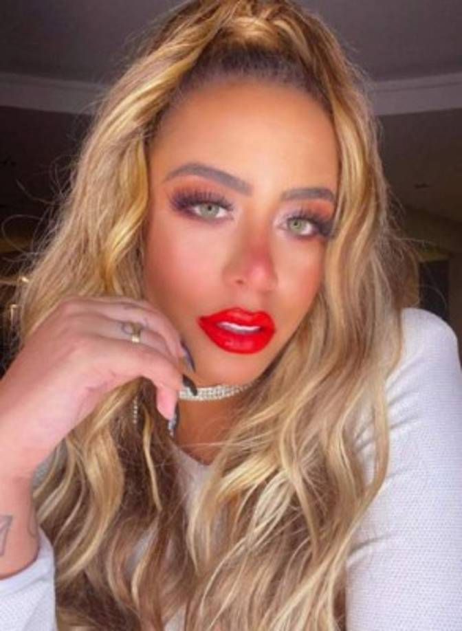 Rafaella Santos, hermana de Neymar de tan solo 23 años de edad, lució de esta manera en la fiesta de cumpleaños del atacante brasileño.