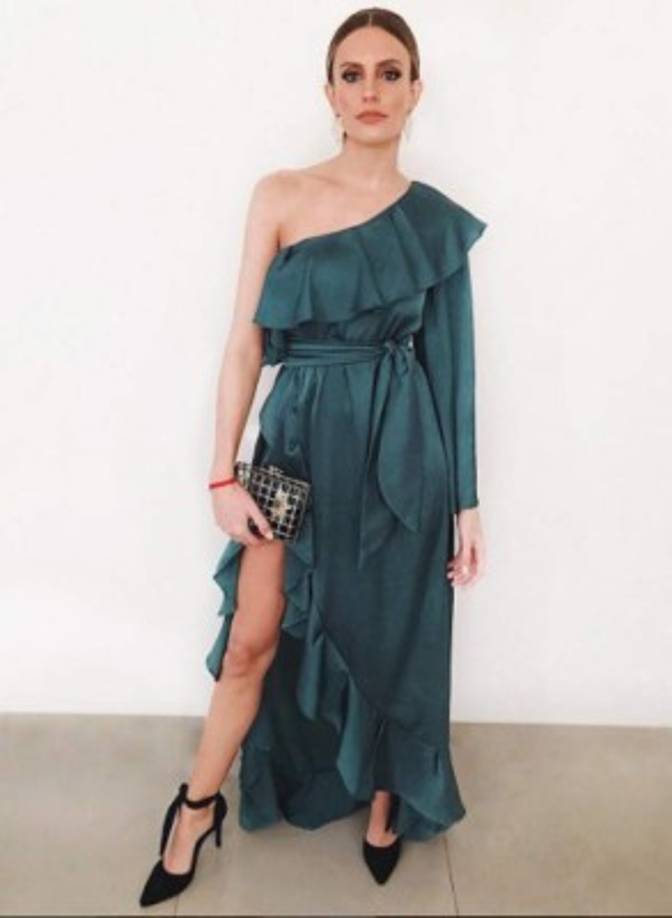 La rubia, quien es vocalista del grupo Agapornis, fue víctima de una expareja, quien decidió primero vender las imágenes cachondas al programa de Argentina 'ShowMatch' y luego ventilarlas en las redes.