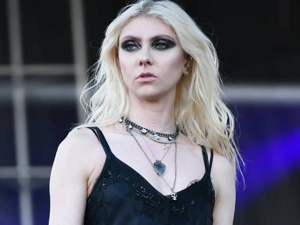 La cantante y actriz estadounidense, Taylor Momsen.