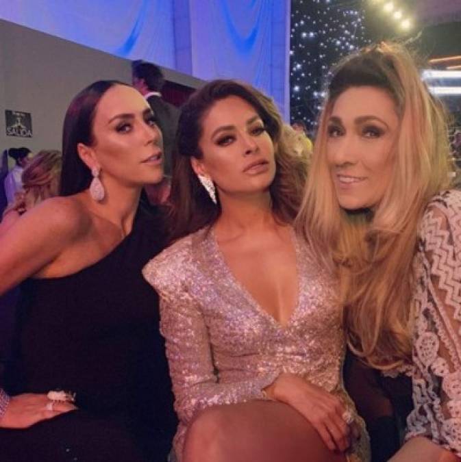 Galilea Montijo se dejó ver con sus nuevos labios 'forma de pato' en la pasada entrega de los premios TV & Novelas 2019.