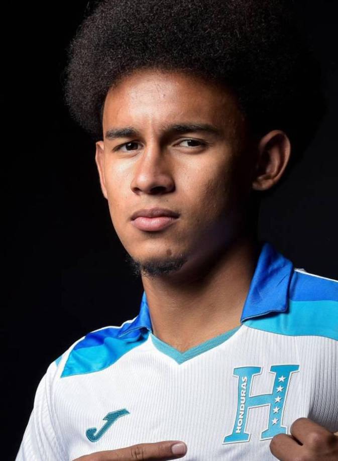 Arriaga es uno de los convocados que suma más minutos en Primera División. Es el lateral izquierdo de Marathón.