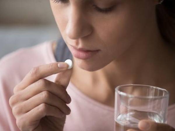 El uso de la pregabalina debe ser estrictamente supervisado por un profesional de la salud debido a varios factores críticos.