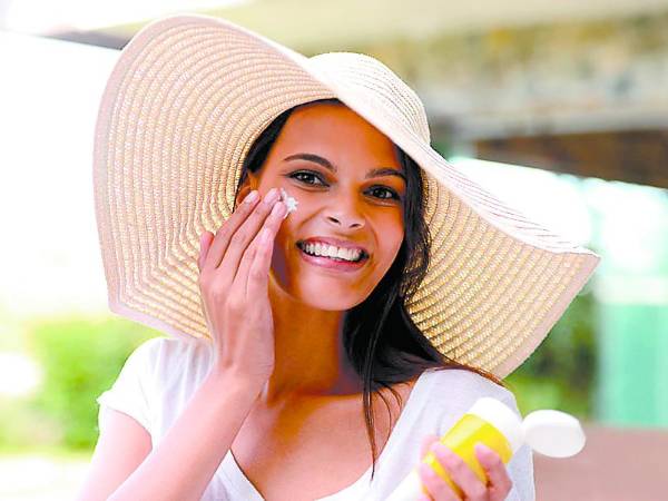 Para mantener una piel sana es importante evitar remedios caseros y la automedicación.¡Huya de procedimientos cosméticos en establecimientos no certificados!