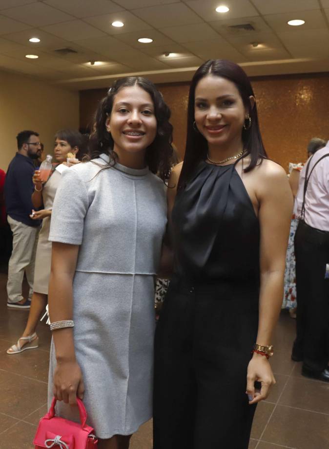 Fabiana Barahona y Yamileth Molina