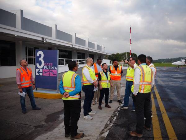 El ministro Andrés Ehrler evaluó la infraestructura actual del aeropuerto ceibeño junto a autoridades locales, y diseñar propuestas para la reapertura de vuelos internacionales.