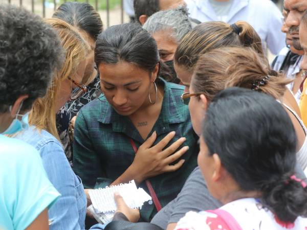 Samantha no se explica aún cómo sobrevivió a la masacre de 46 reclusas ejecutada por pandilleras hace un año en la única cárcel de mujeres de <b>Honduras</b>, el país con más violencia criminal en Centroamérica.