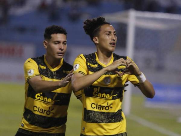 Real España anunció la renovación de Carlos “Chapetilla” Mejía por un año más.