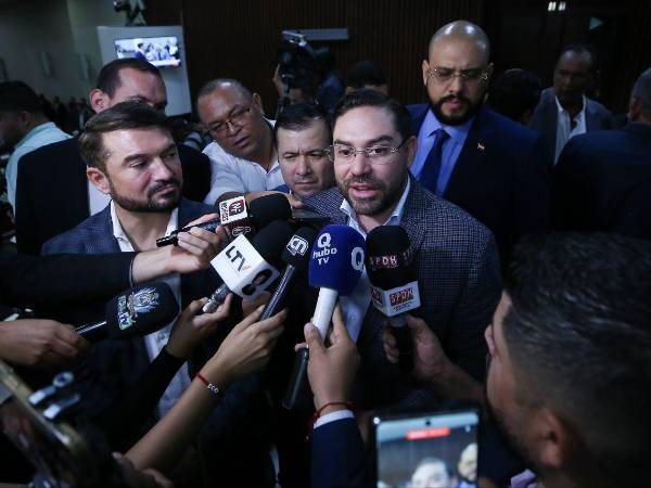 Cálix en declaraciones a medios de comunicación en una fotografía de archivo.