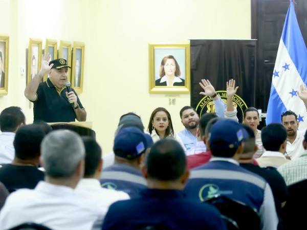 El alcalde Alexander López reconoció que la municipalidad deberá ajustarse a los recursos disponibles.