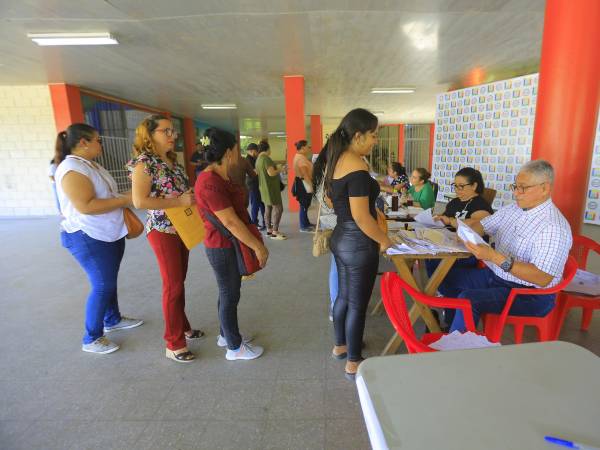 Autoridades educativas reportan casi 3,000 estudiantes menos que en 2025 y atribuyen la disminución principalmente a las dificultades económicas