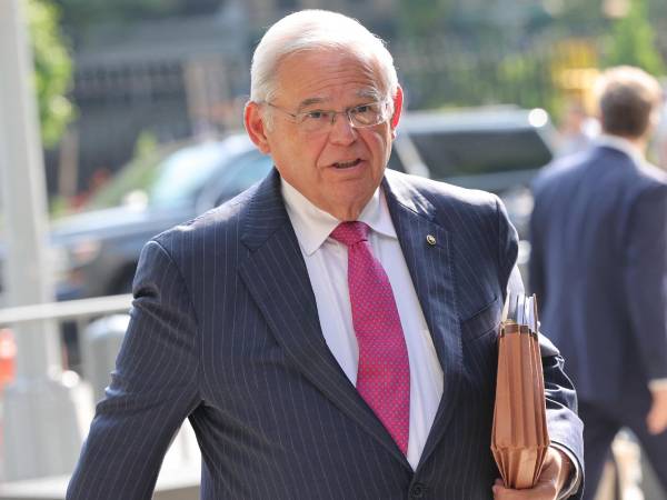 Tras casi dos meses de juicio, la Fiscalía de Nueva York concluyó que el poderoso senador demócrata Robert ‘Bob’ Menéndez puso su “poder político en venta” participando en un “caso clásico de corrupción a gran escala”.