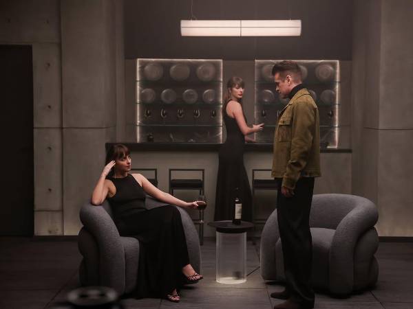 Dakota Johnson y Colin Farrell es la pareja estelar del video Patient Zero de Taylor Swift.