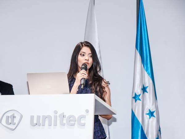 Daniela Sofía Cruz Betanco, directora ejecutiva de Funhepa, dice que esa organización se enfoca especialmente en intervenciones preventivas para evitar el desarrollo de enfermedades hepáticas avanzadas y se esfuerza en llegar a aquellos con mayores dificultades para acceder al sistema de salud.