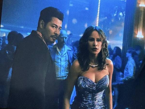 Dennis Mencía interpreta a Hiram en la serie “Griselda” protagonizada por Sofía Vergara.