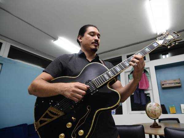 Santos Valladares presentó hace tiempo el disco “Memorias”, el cual incorpora elementos de la historia del jazz y de la cultura hondureña.