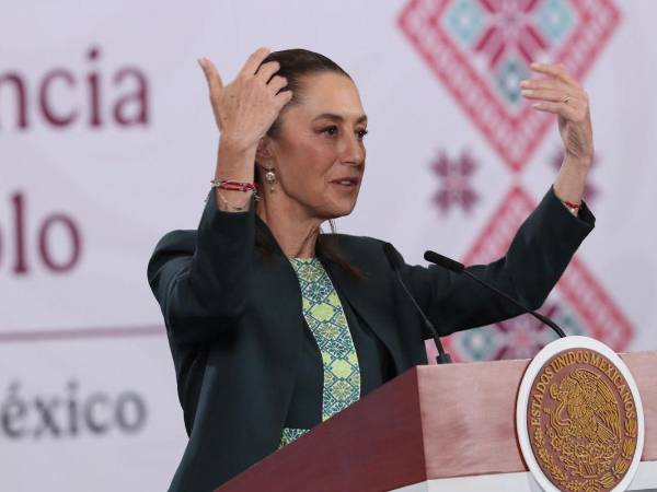 La presidenta de México, Claudia Sheinbaum, habla durante una rueda de prensa este miércoles, en el Palacio Nacional de Ciudad de México.