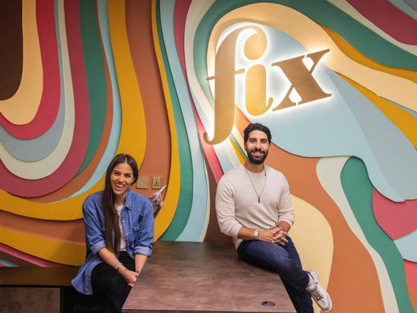 Sarah Hamouda y Yezen Alani se sorprendieron por la demanda de su barra de chocolate “Can’t Get Knafeh of It”.